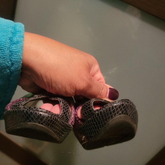 Womens shoes - Picture 4 of 5